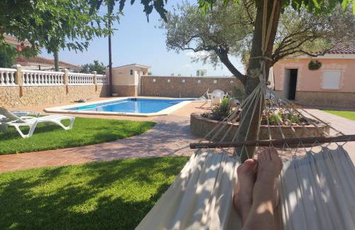 Villa Loli, Chalet con piscina, cerca de la playa y la ciudad - Photo 8