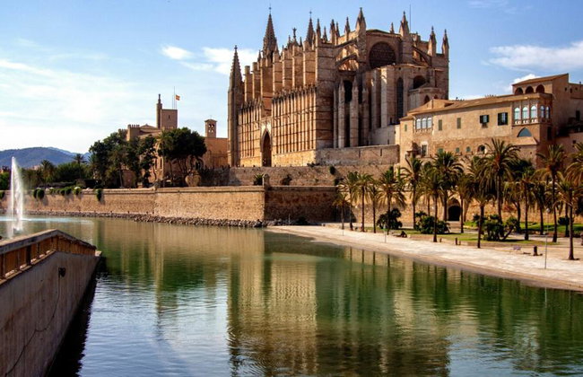 Ultimate Palma Tour: Historic Highlights Palaces, Gardens & Cathedral Tour - Foto 1