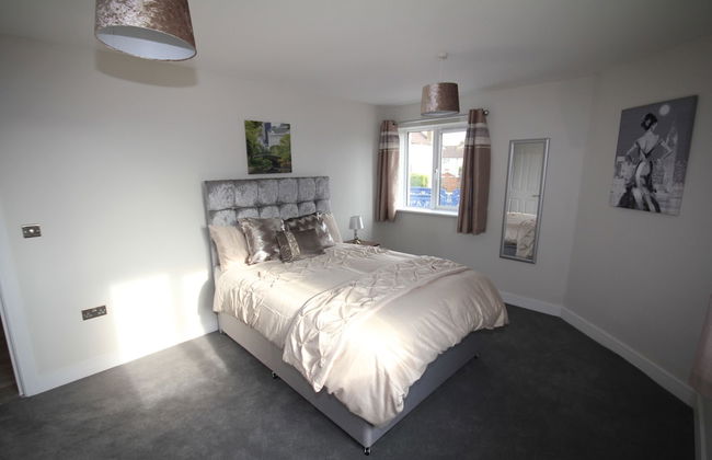 Holden Court - Photo 5