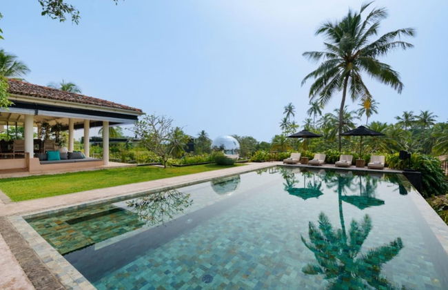 Cool and Contemporary Hilltop Villa With Ocean Views - Photo 47