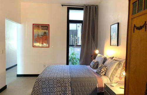 Casa linda, ótima localização, 2 vagas de garagem - Foto 18