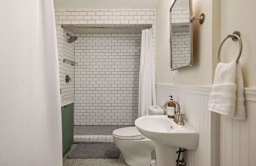 Ladybird Villa - Heated Saltwater Pool - Walk to SoCo - Photo 26