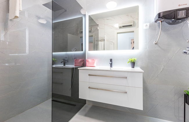 Exquisite Prestige Luxury Apartments With Shared Pool - Photo 60