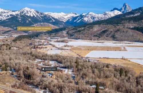 Basecamp Stays: Upscale Getaway Shuttle Hot Tubs - Foto 5