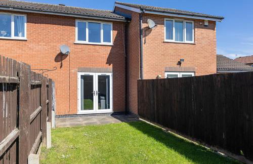 Bright 2BR House with Garden & Parking Sleeps 5 - Foto 7