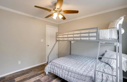 Fishermans Paradise Lake-View Home in Many! - Foto 19