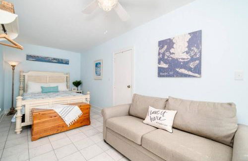 Why Knot Getaway...Rooftop with WaterView! Unit D - Foto 31