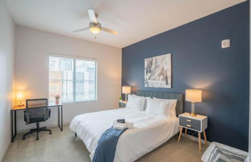 Modern 2BD DT - Balcony, Gym, W-D, Parking - Sleeps 8 - Photo 27