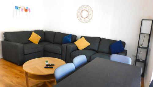 No 9 - Modern 3 Bedroom Apartment in Lanark Town Centre - Foto 2