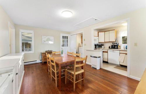 Waterfront Home with Guest Cottage - Foto 16