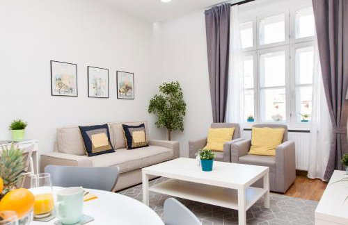 Luxury Main Square Apartments - Photo 22