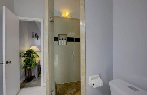 Family Fun Ping Pong BBQ Walk to Park Nearby - Photo 10