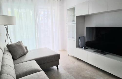 TOPLAGE Marbella Neubau Luxus-Apartment, Strand und Altstadt in Minuten zu Fuss - Photo 9