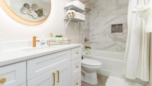 Family friendly & 5-mins to downtown Graham - Foto 5, Shower