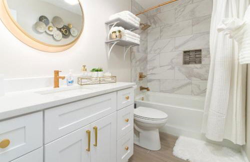 Family friendly & 5-mins to downtown Graham - Foto 5