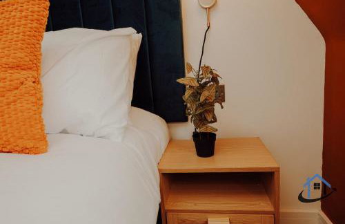 Apt 5 Manor House - 3 Bed 2 bathroom sleeps 5 parking wifi - Photo 13