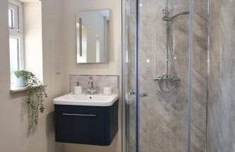 Spacious 4 Bed House Sleeps 6 Parking Garden in Loughborough - Foto 5