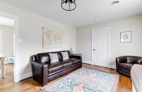 RVA Cottage Cozy & Spacious Near Downtown - Foto 24