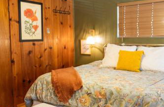 BunkHouse 1960's Camp Vibe with Timeless Wet Bar - Foto 73