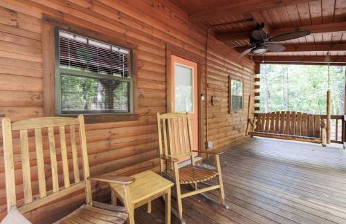 Cabin in the Woods - Hot Tub, Fire Pit, BBQ - Foto 33