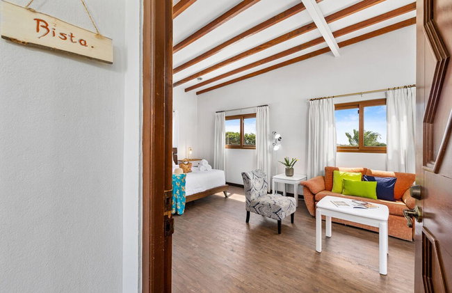 Spacious 4BR Villa Private Pool Cozy Location - Photo 17