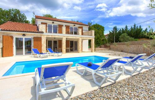 Villa Zala - Foto 1
