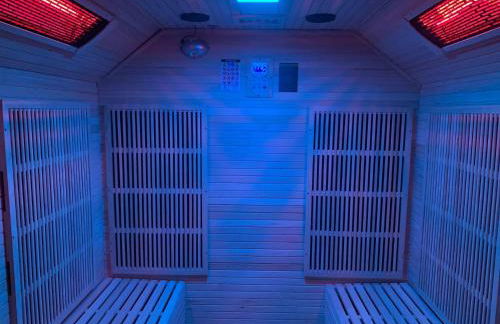 Relaxing Getaway With Hot Tub & Sauna Sleeps 6 - Foto 60