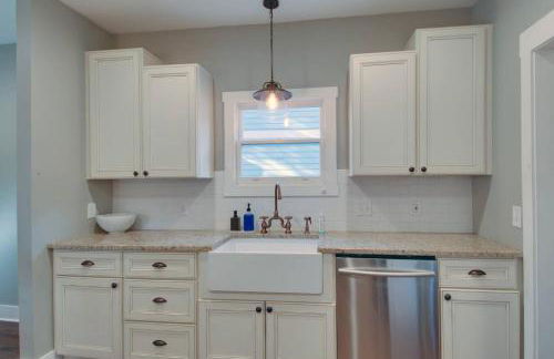 Perfect for Groups - Fenced-In Yard Pet Friendly - Foto 8