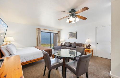 Cozy King Studio w/Lake View #145 at Donner Lake Village - Foto 7