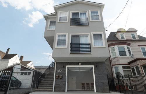 4 New Apts - 3 Bed Apt 1st Floor & 3 Bed Apt 2nd Floor - 1 Bed Studio Apt Ground Floor & 1 Bed Studio Apt Ground Floor near Penn Station EWR Airport Beth Israel Hospital Manhattan NYC - Foto 7