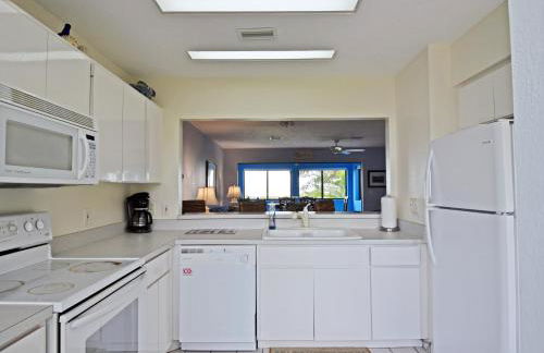 On the Beach, Walk to Village, Watch the Sunsets from Balcony - Foto 12