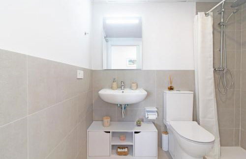 Global Properties, Apartamento con terraza y vistas a la piscina en Gran Canet - Photo 17