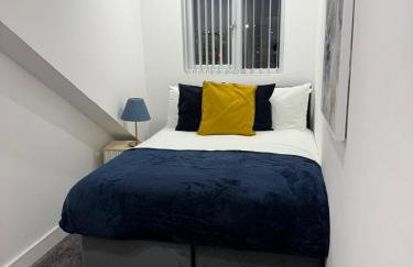 Spacious 4 Bed 4 Bath Stay with Free Parking - Foto 11