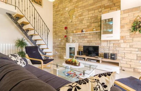 3 Bedroom Beautiful Home In Frkeci - Photo 10