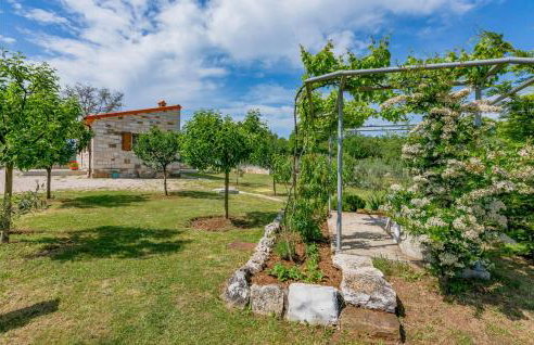 Beautiful Home In Zminj With Kitchen - Photo 7