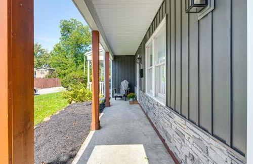 Walk to Main St Hendersonville Chic Home with Yard - Foto 24