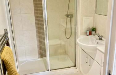 VIPAbodes at Woking Central - Photo 8