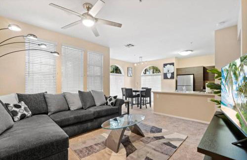 Lovely & coxy 2BR/2BA! 5MIN to Disney! - Photo 1