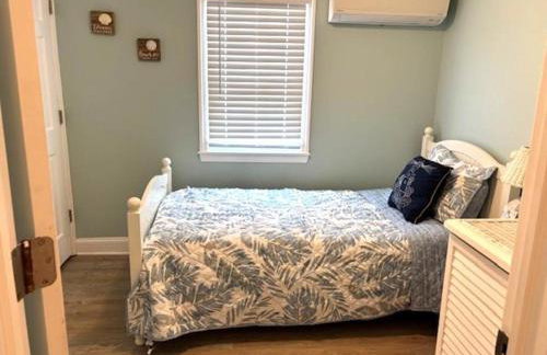 Just Moments From The Causeway Bridge This Charming Spacious Five-Bedroom 2 Bath Home Is Located In Ship Bottom On The Island Of Lbi Wifi - Foto 17