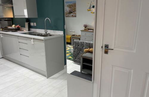 Entire guest suite in Highcliffe Dorset - Photo 25