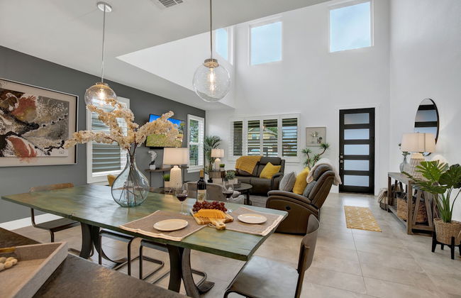 Soaring 2-level Point Venture Home on Lake Travis - Foto 26