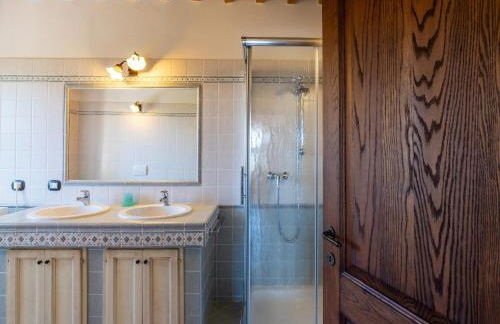 Apartment in a farmhouse with 2 swimming pools - Foto 9