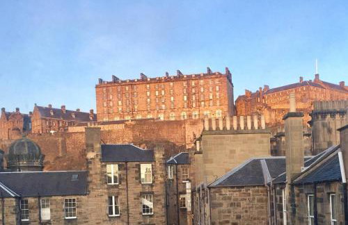 JOIVY Gorgeous Two Bedroom Apartment With Castle Views - Foto 12