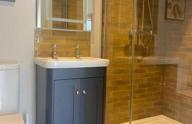 Stylish one bedroom Cotswold Coach House Tetbury - Foto 7