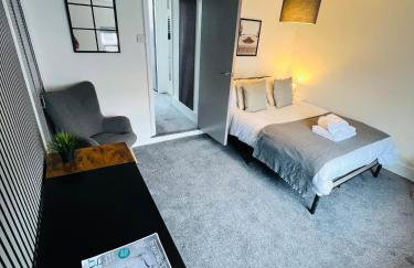 Yastayzzz at Studio 5 Bransford Rd - Foto 5