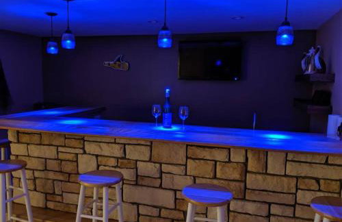 Chain O Lakes Nautical 4Bed 3Bath Waterfront with Bonus Room, Large Deck and Hot Tub - Foto 55