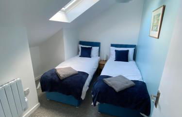 stylish and modern Spacious 2 bedroom apartment - Photo 13