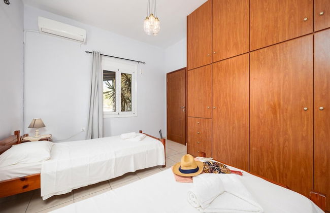 Villa Dimitris Large Private Pool Walk to Beach Sea Views A C Wifi Car Not Required Eco-frien - 1923 - Foto 45