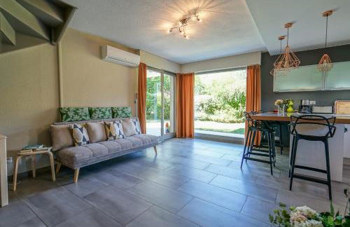 The Maryalice charming little house next to the beach! - Photo 6