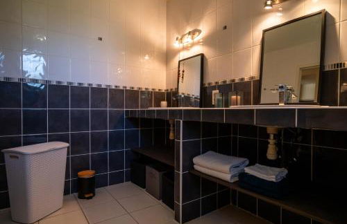 Villa 4 étoiles - 3 chambres - 6 personnes - Nature, campagne, confort moderne, charme, jardin et vue exceptionnelle - Proche Martel - Foto 11